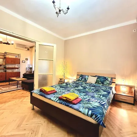 Super Center-huge 2 Bedrooms Apartment Burgas City