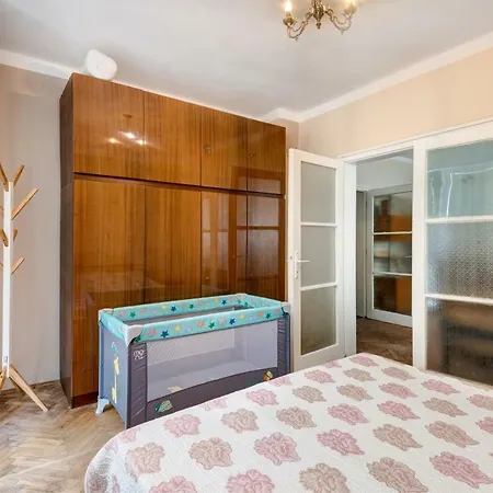 Super Center-huge 2 Bedrooms Burgas City