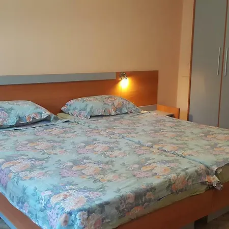 Super Center-huge 2 Bedrooms
