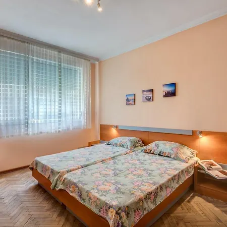 Super Center-huge 2 Bedrooms Apartment Burgas City